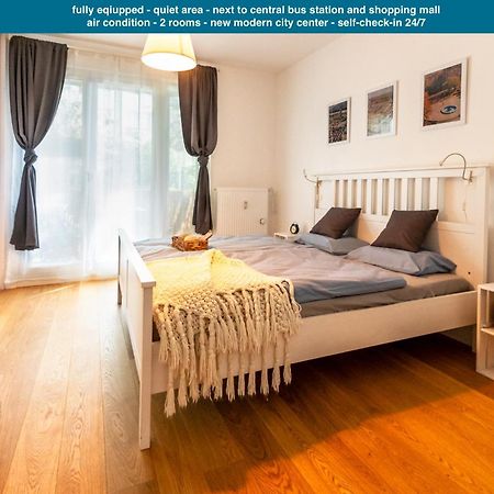 Quiet Apartment In New City Center, Nivy Pressburg Exterior foto